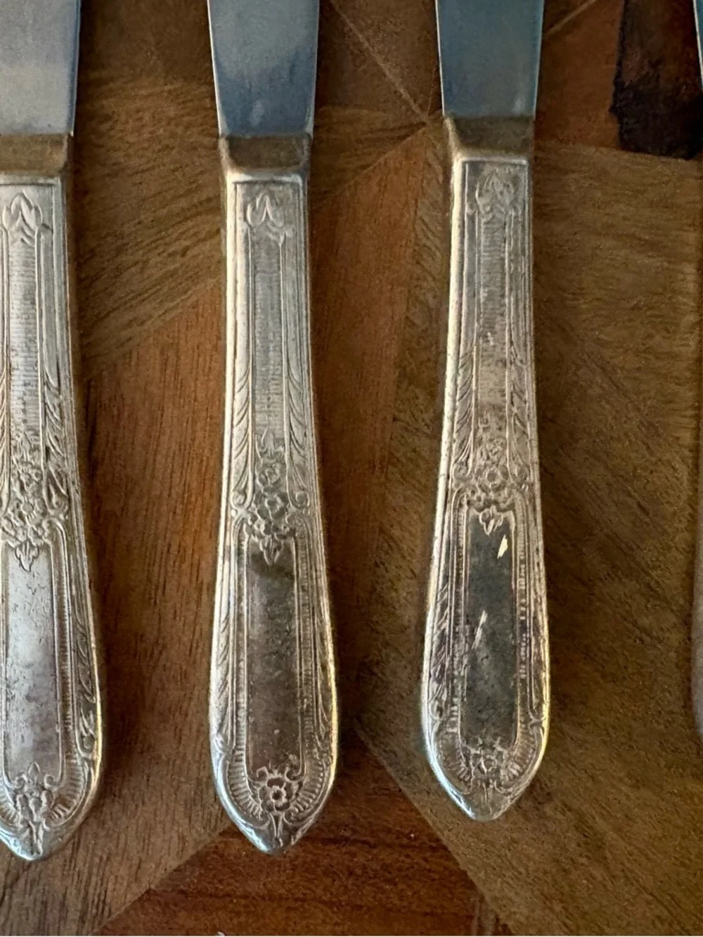 Vintage Ornate Silver Plate Handle Dinner Knives - Set of 4
